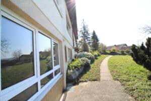 Blick von der Einliegerwohnung zum Hauseingang