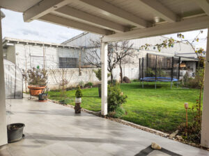 Terrasse mit Gartenblick (EG)