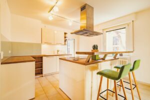 Küche & Zugang Balkon