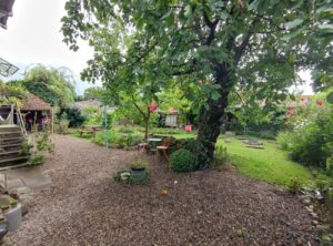 Der parkähnliche Garten...