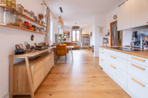 ...Küchen-/ und Wohnbereich im 1. OG...