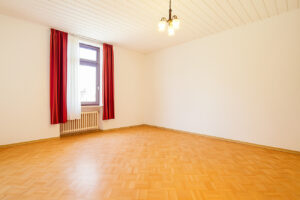Schlafzimmer leergeräumt