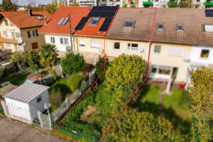 Rückansicht Reihenmittelhaus mit Gartenanteil