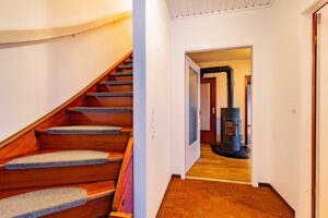 Treppenaufgang und Flur