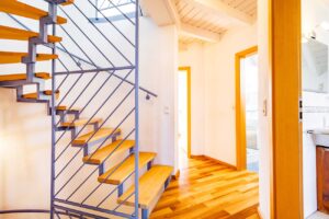 Über das Treppenhaus...