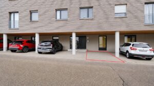 Carport direkt vor dem Hauszugang