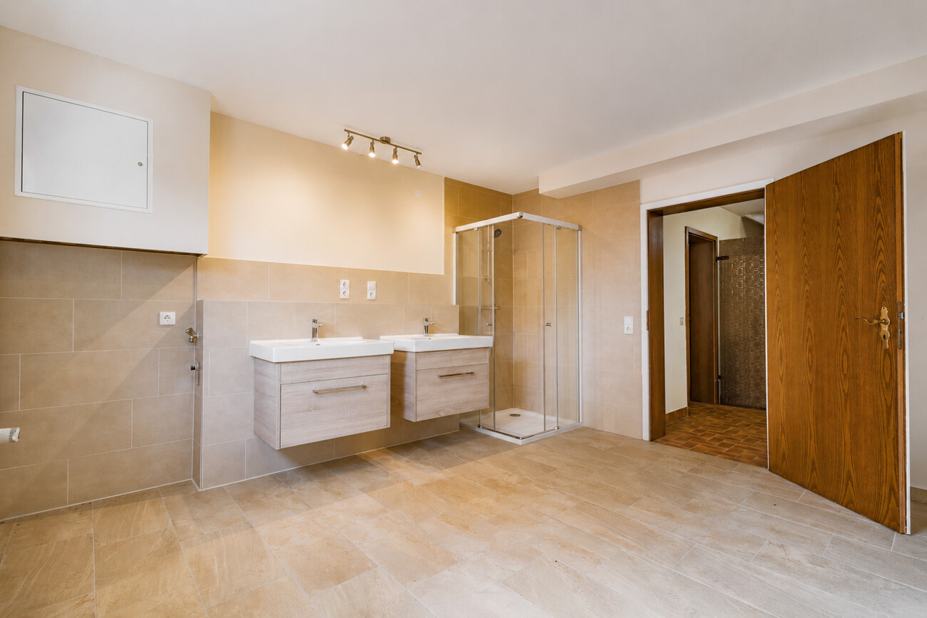 Badezimmer leer