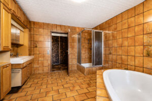 Badezimmer leer