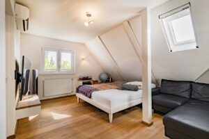 2. Schlafzimmer mit Balkon
