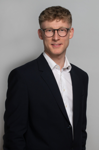 Herr Kenny Klein 